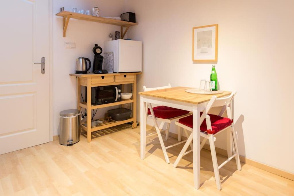 Apartment Wilhelmstr Fuer Bis Zu 3 Personen Brühl Eksteriør billede
